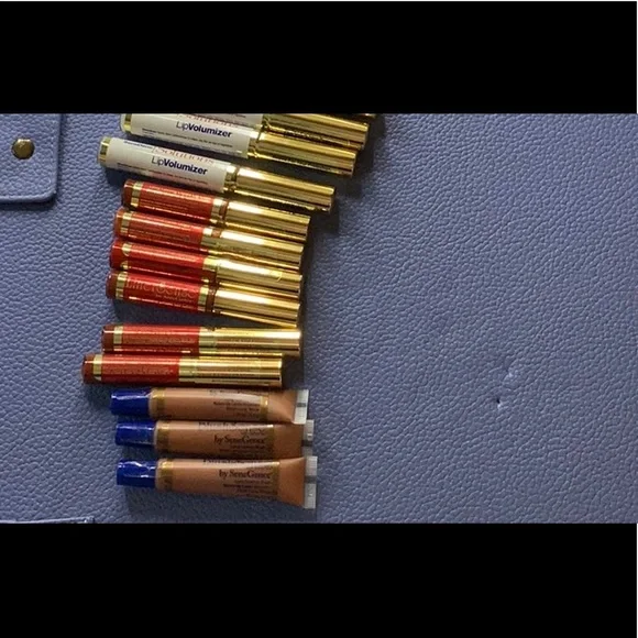 Lip volumizer bronze brush and liners! - Picture 4 of 4